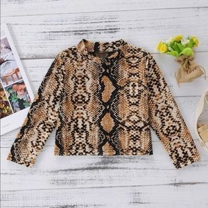 Long sleeve snake skin low turtle neck top